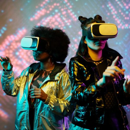 2 étudiants en École de cybersécurité en France